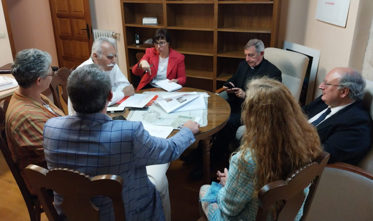 En este momento estás viendo El obispo se reúne con Ehsan Ullah Khan, el paquistaní que lucha contra la esclavitud infantil
