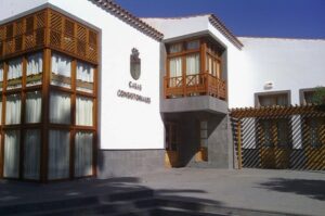 Lee más sobre el artículo El pleno de Santa Lucía condena la esclavitud y explotación infantil
