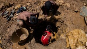 Lee más sobre el artículo CDH-UCAB: Al menos 1300 niños trabajan en minas del estado Bolívar